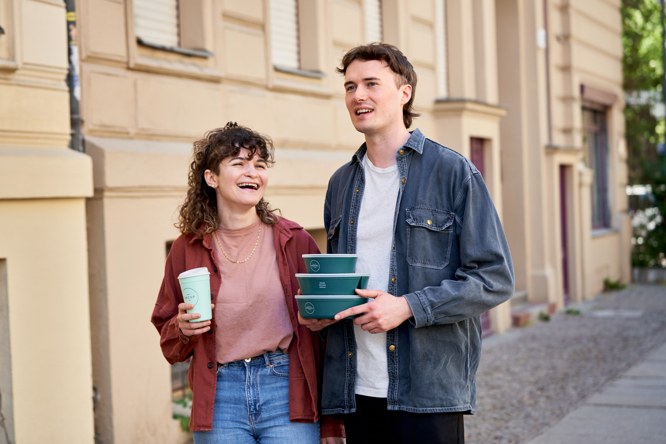 Paar mit Recup Geschirr