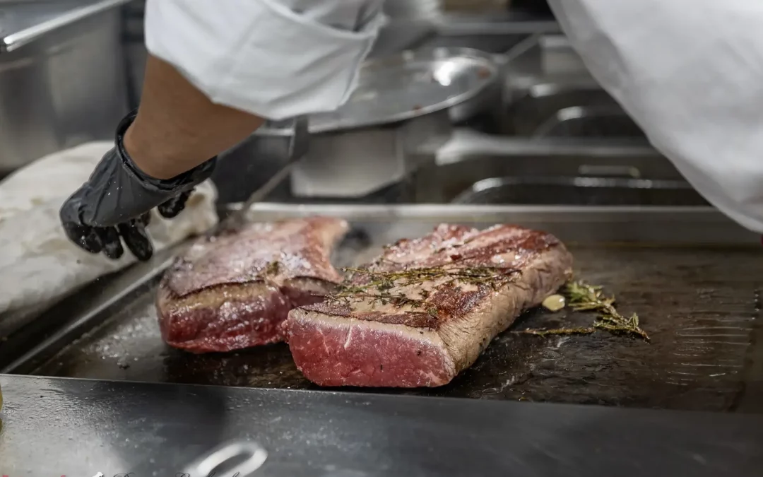 soho-kulinarik-steaks-medium-rare-chef